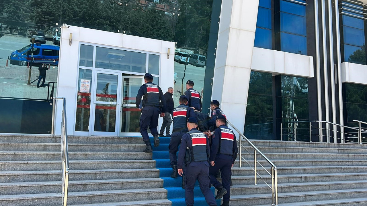 Evlenmek istediği kadını teslim etmezlerse saldırı yapacağını söyledi: Jandarma ekipleri gözaltına aldı