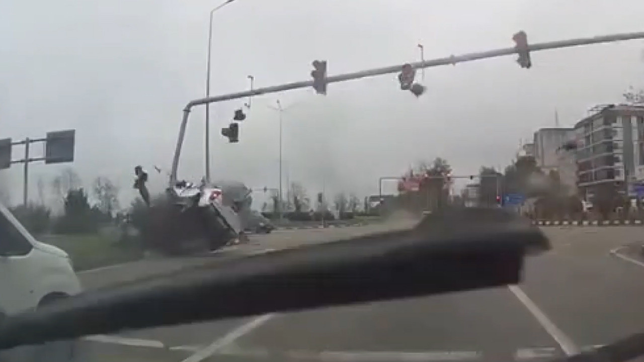 Giresun'da feci kaza: O anlar kamerada