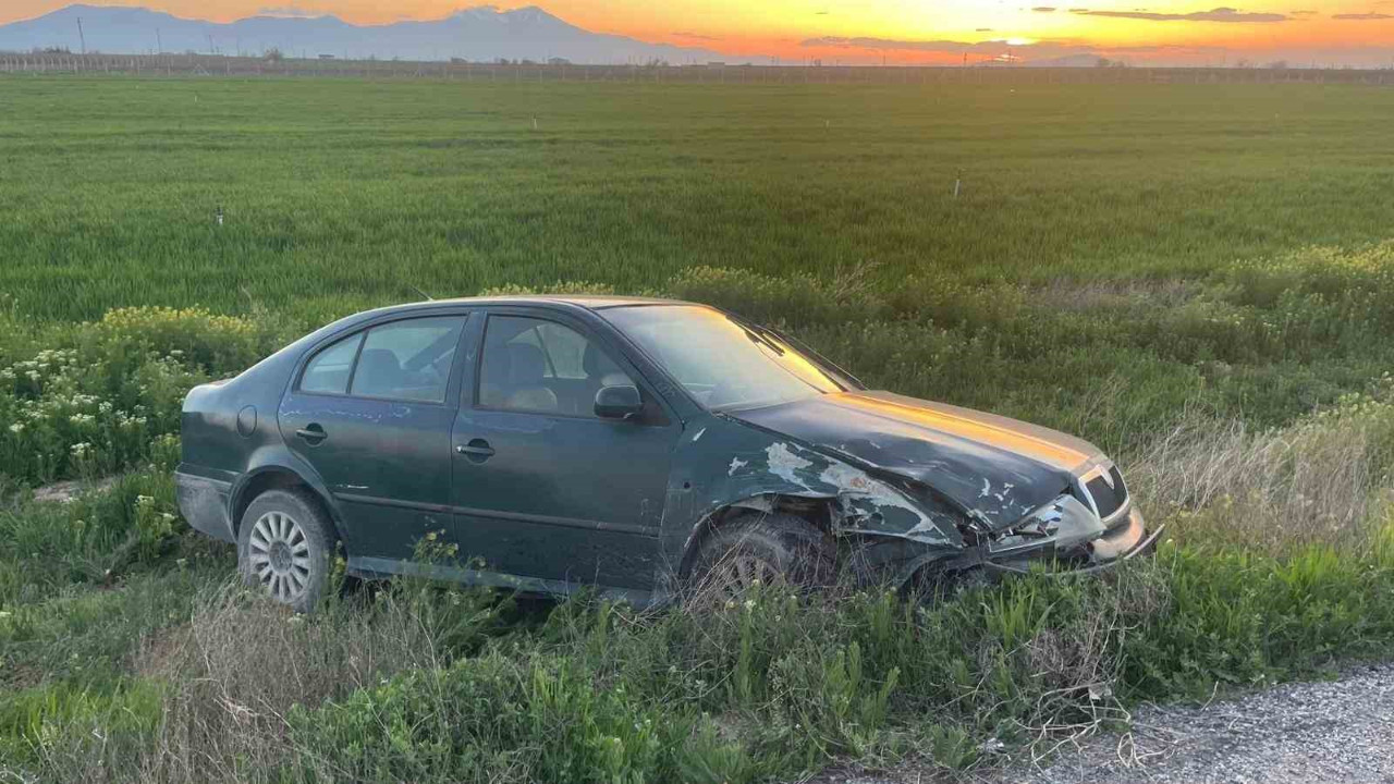 Karaman’da otomobiller çarpıştı: 3 yaralı