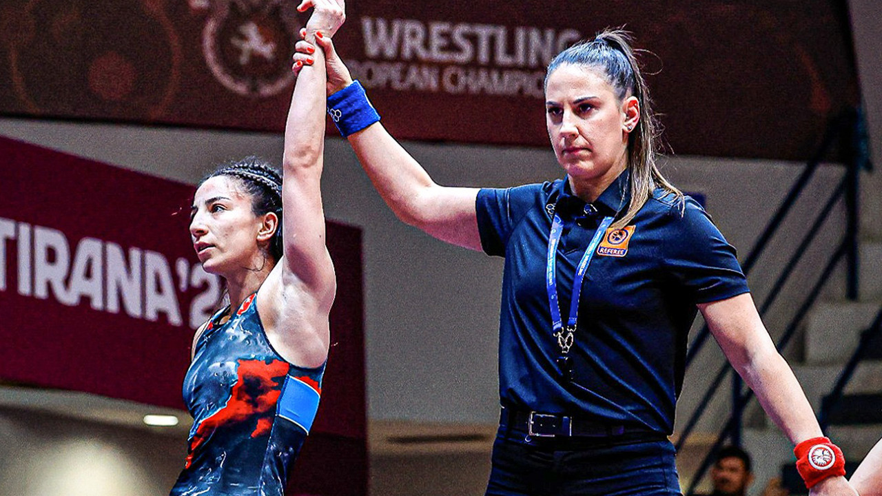 Milli güreşçi Evin Demirhan Yavuz Avrupa Şampiyonası'nda gümüş madalya aldı