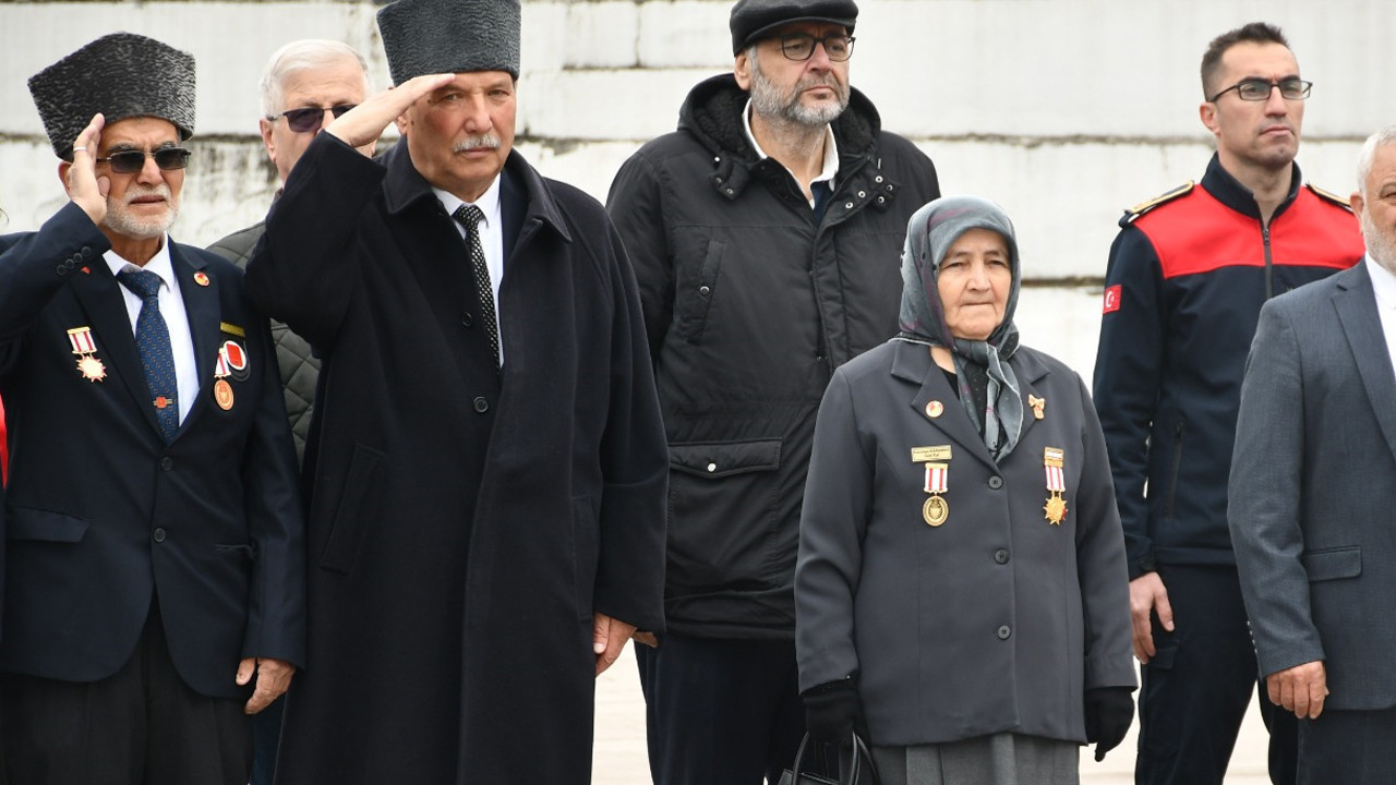 Ölümsüz aşk, bitmeyen söz: 10 yıldır törenlerde en önde