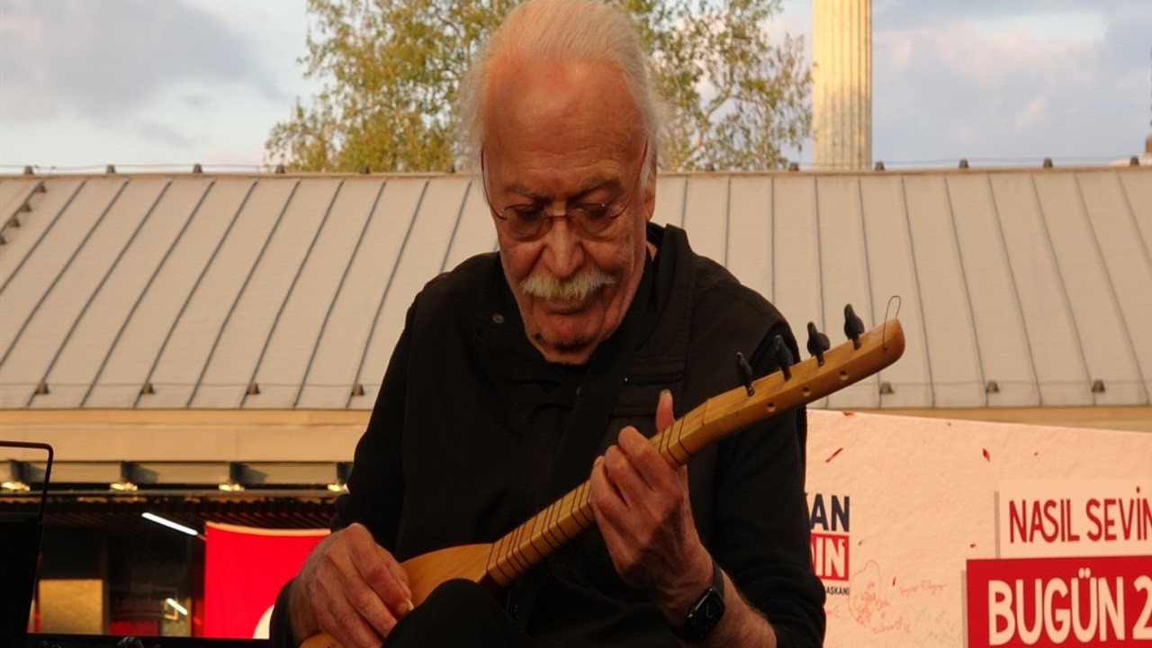 Usta sanatçı Cahit Berkay, Bursa’da konser verdi