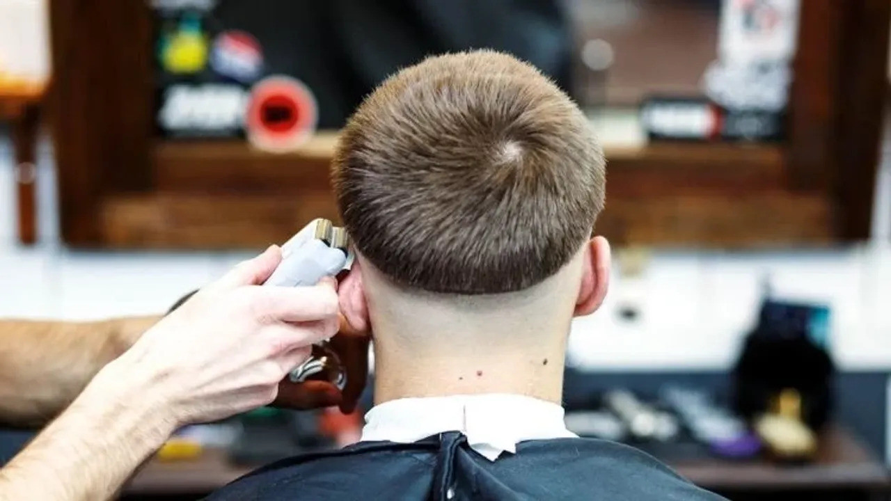 Uzmanlar uyardı: Saç modeli ve müzik tercihi çocukların kimlik gelişimini etkiliyor