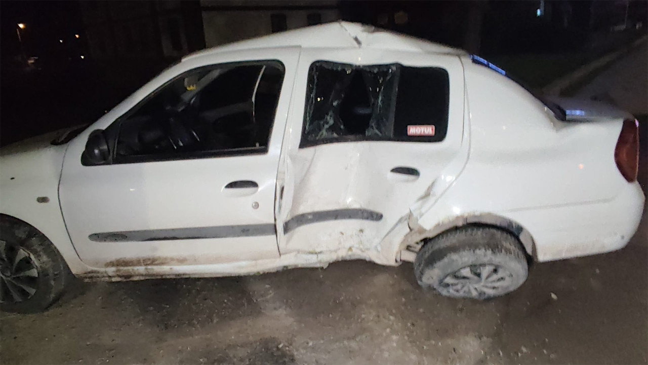 Aksaray’da genç sürücü ağaca çarptı