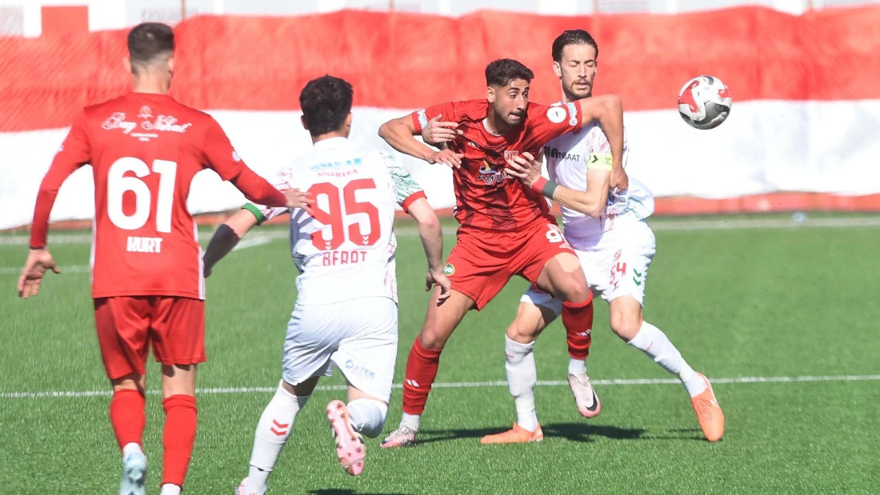 Ayvalıkgücü ile Karşıyaka berabere kaldı