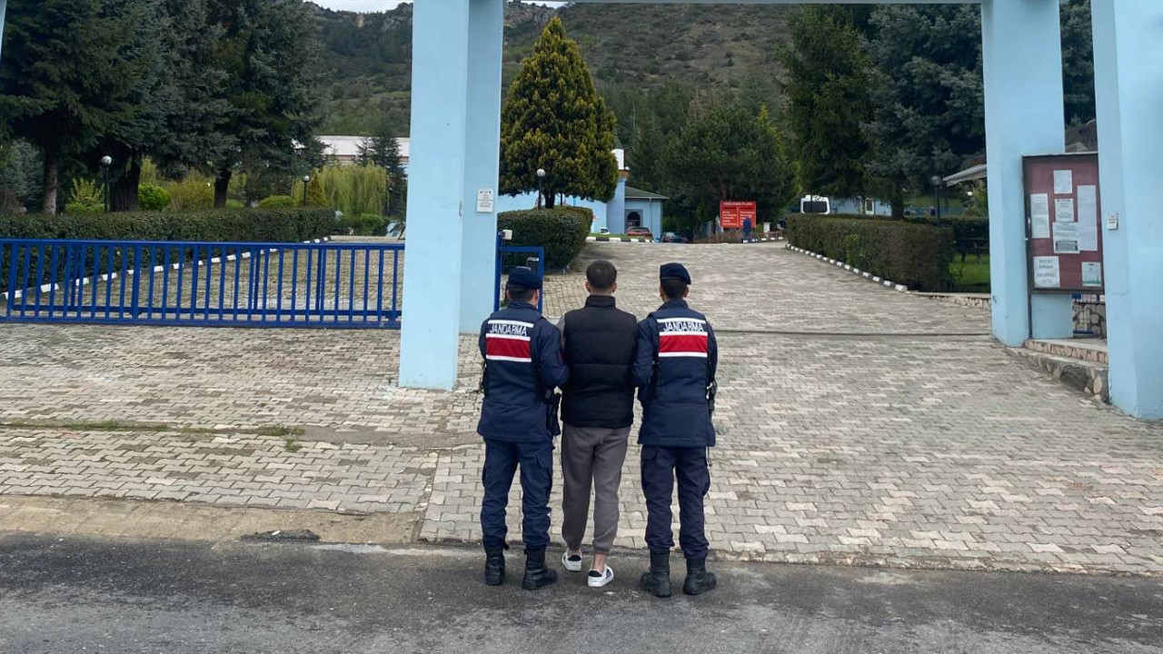 Bilecik’te hırsızlık suçundan aranan şahıs jandarmadan kaçamadı