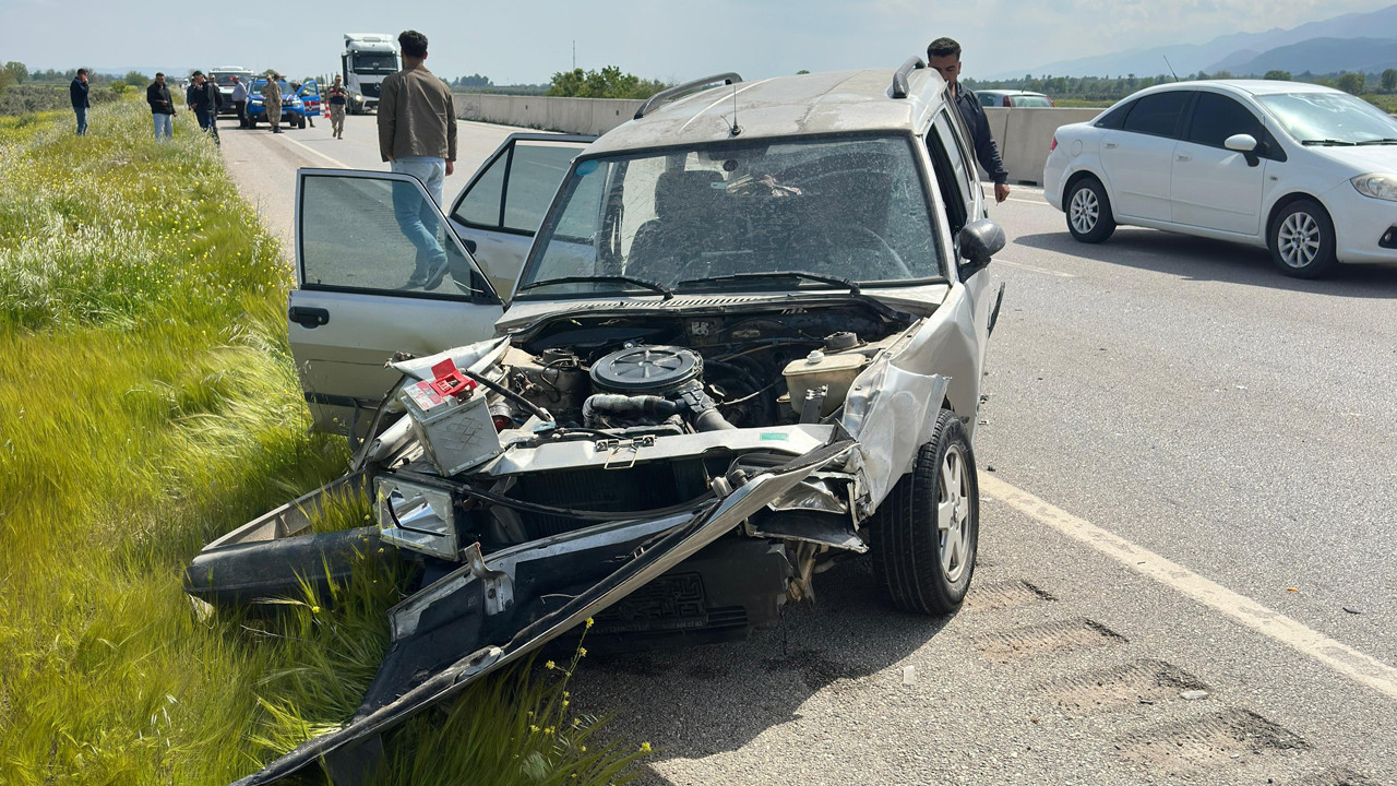 Haydarlar–Hassa yolu üzerinde trafik kazası: 3 yaralı