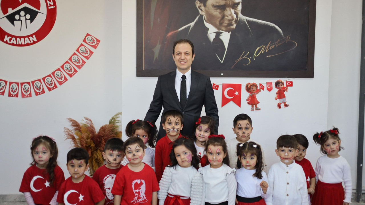Kaymakam Engin Tok 23 Nisan programında çocuklarla buluştu