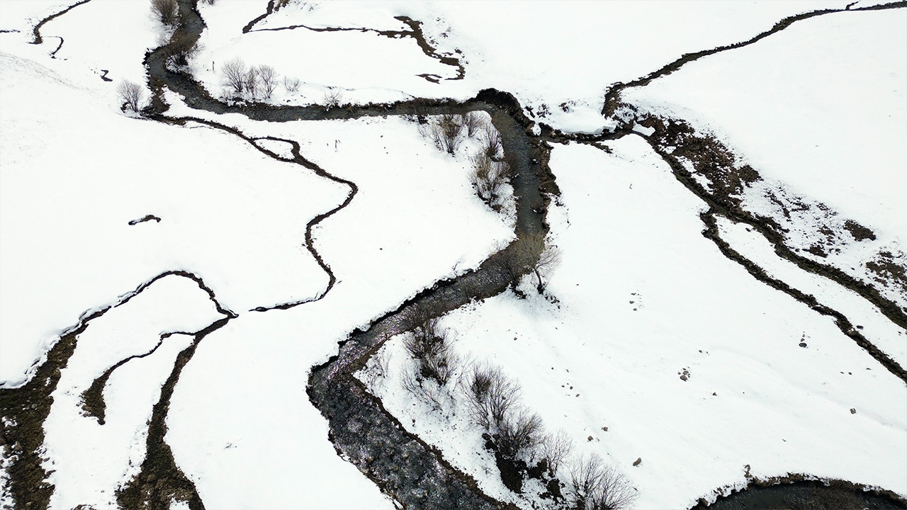 Eriyen karlar nefes kesti: manzara büyüledi