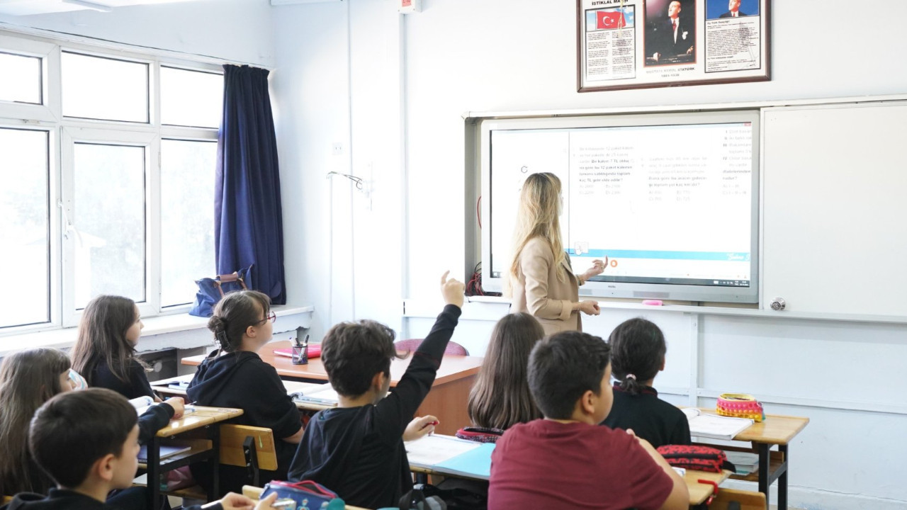 Öğretmenlerin il içi isteğe bağlı yer değiştirme takvimi açıklandı