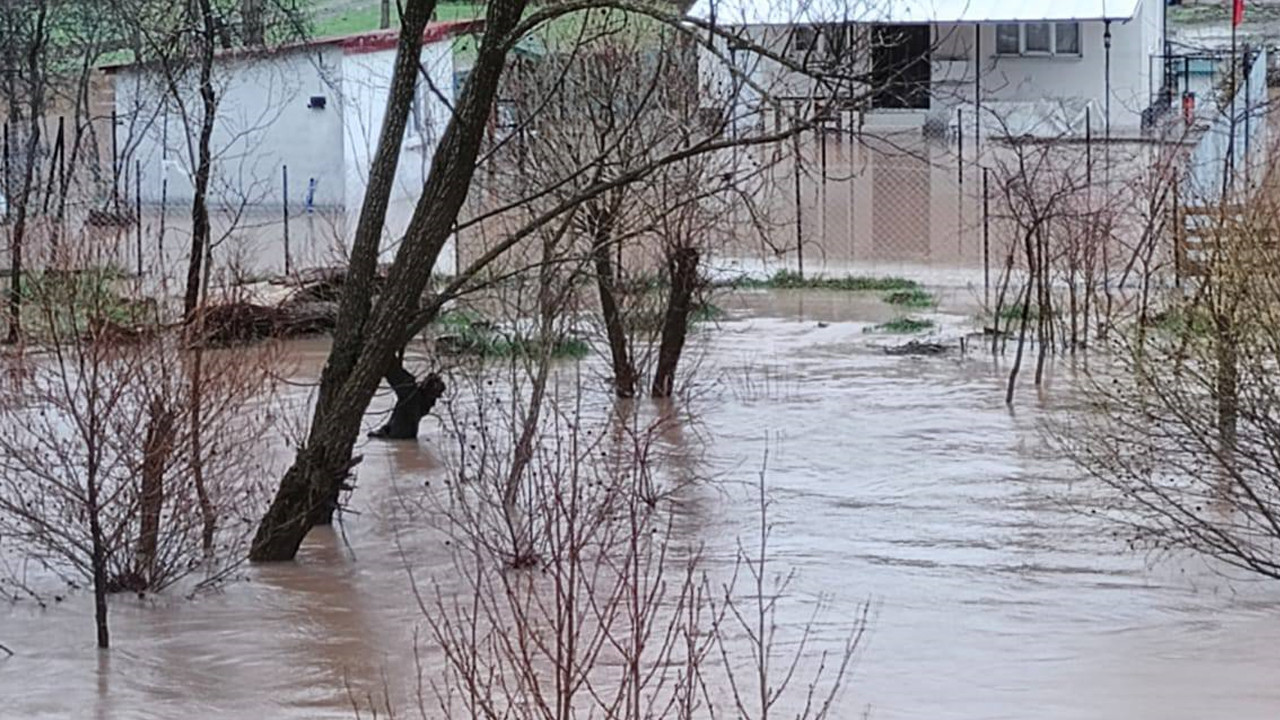 Türkiye’nin en uzun nehri taştı: Sivas’ta sel felaketi