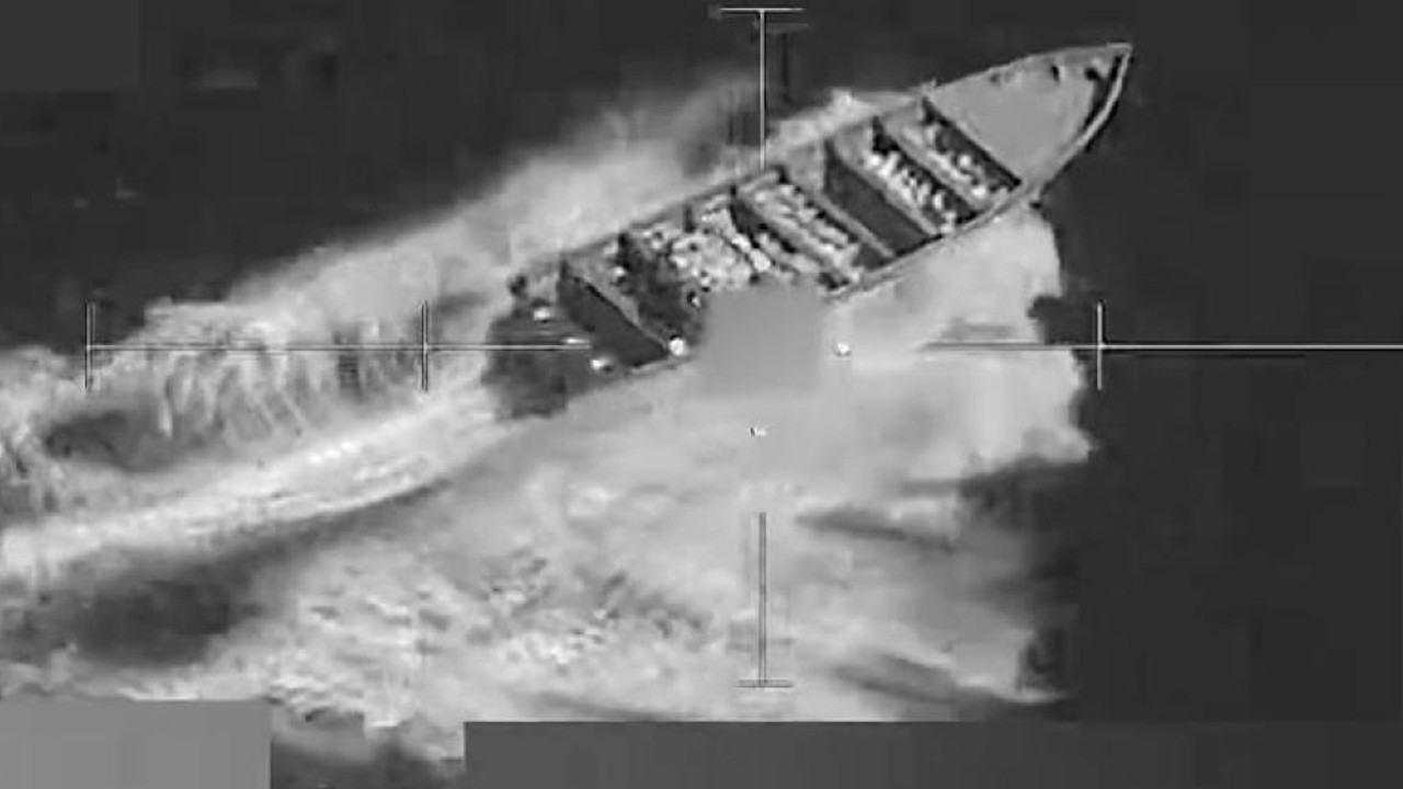 ABD, uyuşturucu taşıyan bir tekneyi daha vurdu: 2 ölü