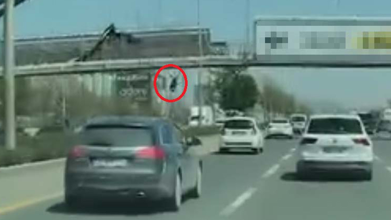 Ankara'da feci ölüm: Üst geçitten düştü, araba ezdi