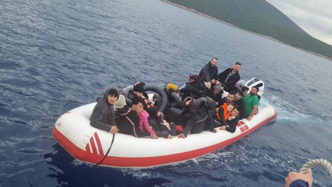 Bodrum açıklarında 40 düzensiz göçmen yakalandı: 16’sı çocuk