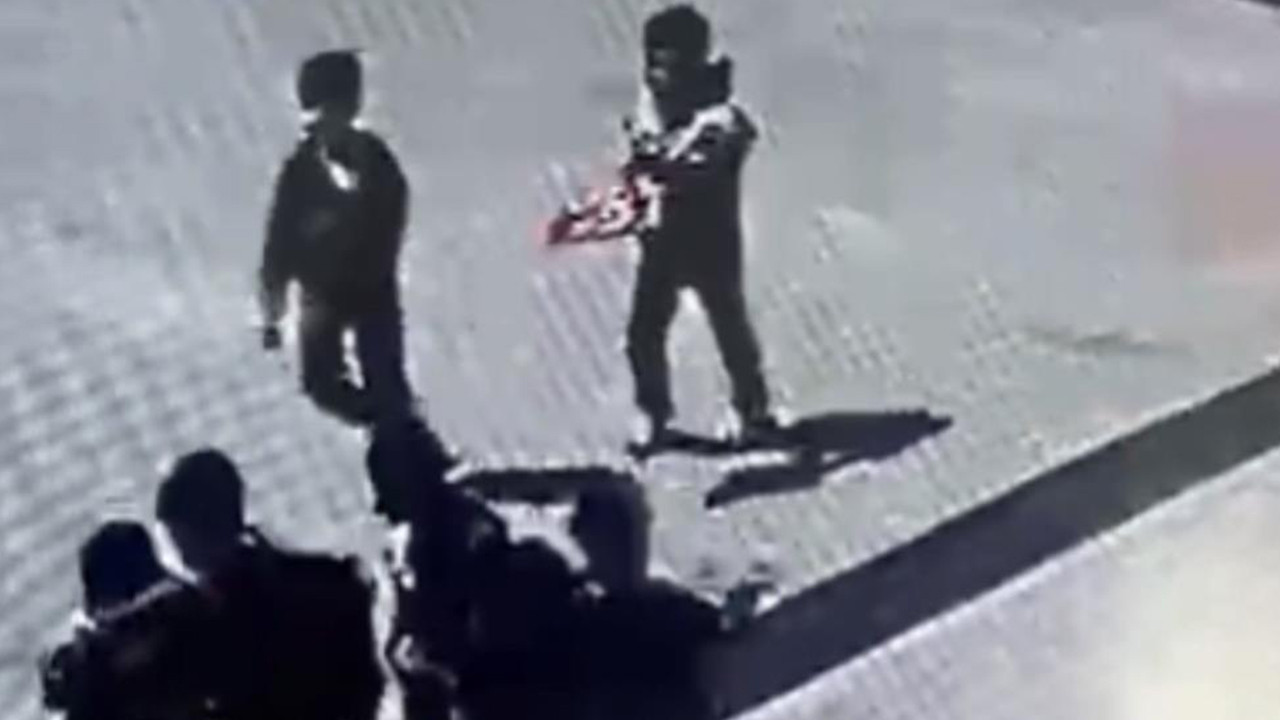 Öğrencilerin duygulandıran Türk Bayrağı hassasiyeti kamerada