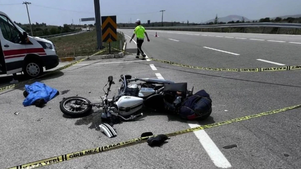 Uşak'ta devrilen motosikletin sürücüsü öldü