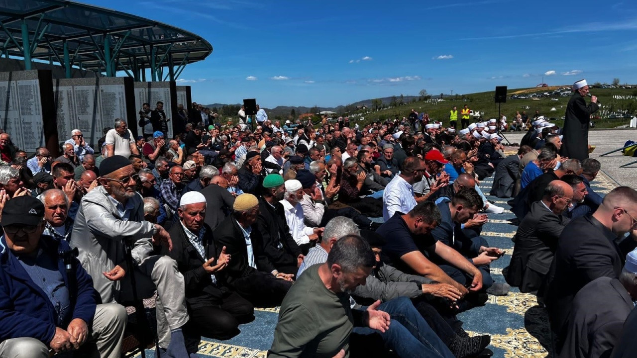 Bosna Hersek Savaşı sırasında katledilen 6 kişi toprağa verildi