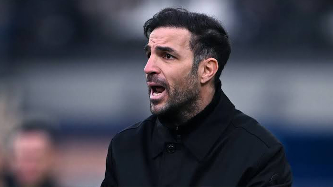 Cesc Fabregas Chelsea iddialarına cevap verdi: 'Deli olmam gerekir'