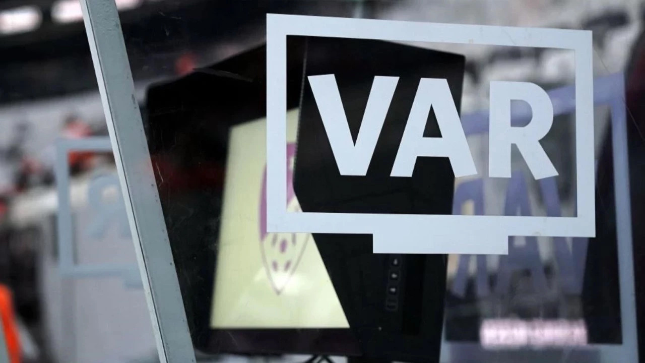 Galatasaray - Fenerbahçe derbisinin VAR hakemi belli oldu