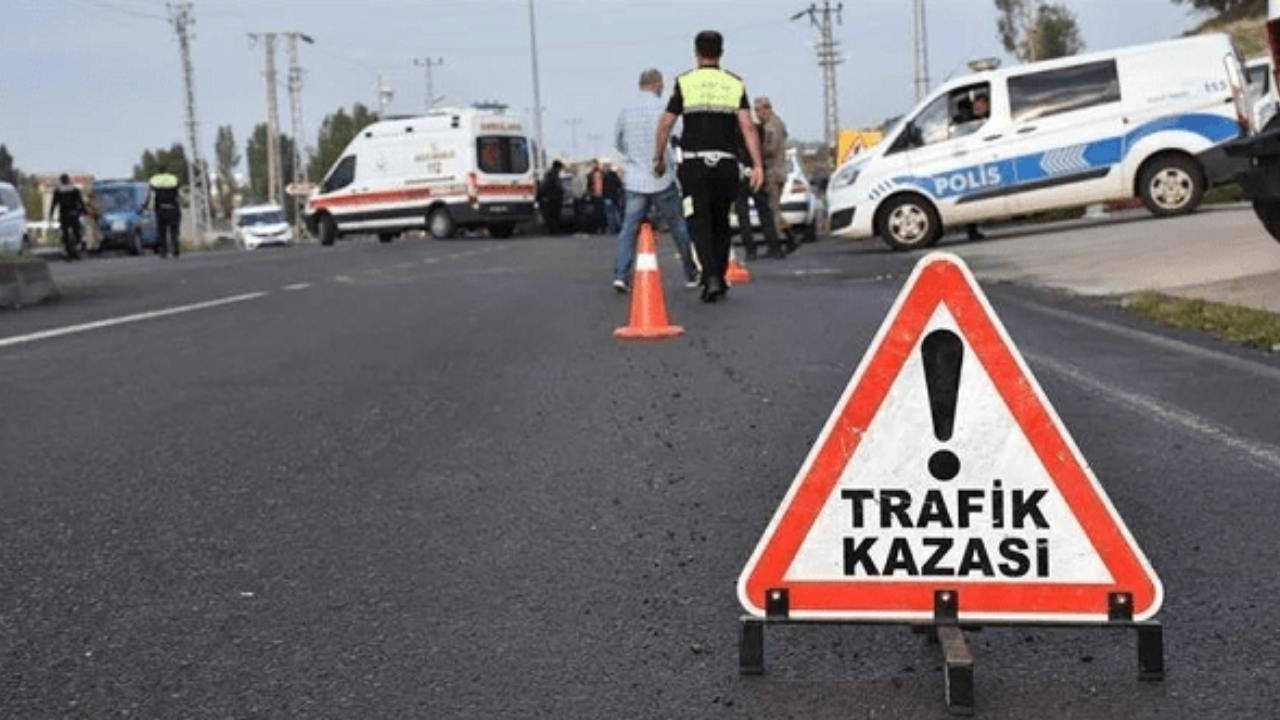 Mudurnu’da motosiklet gezisi kaza zincirine döndü: 2 yaralı