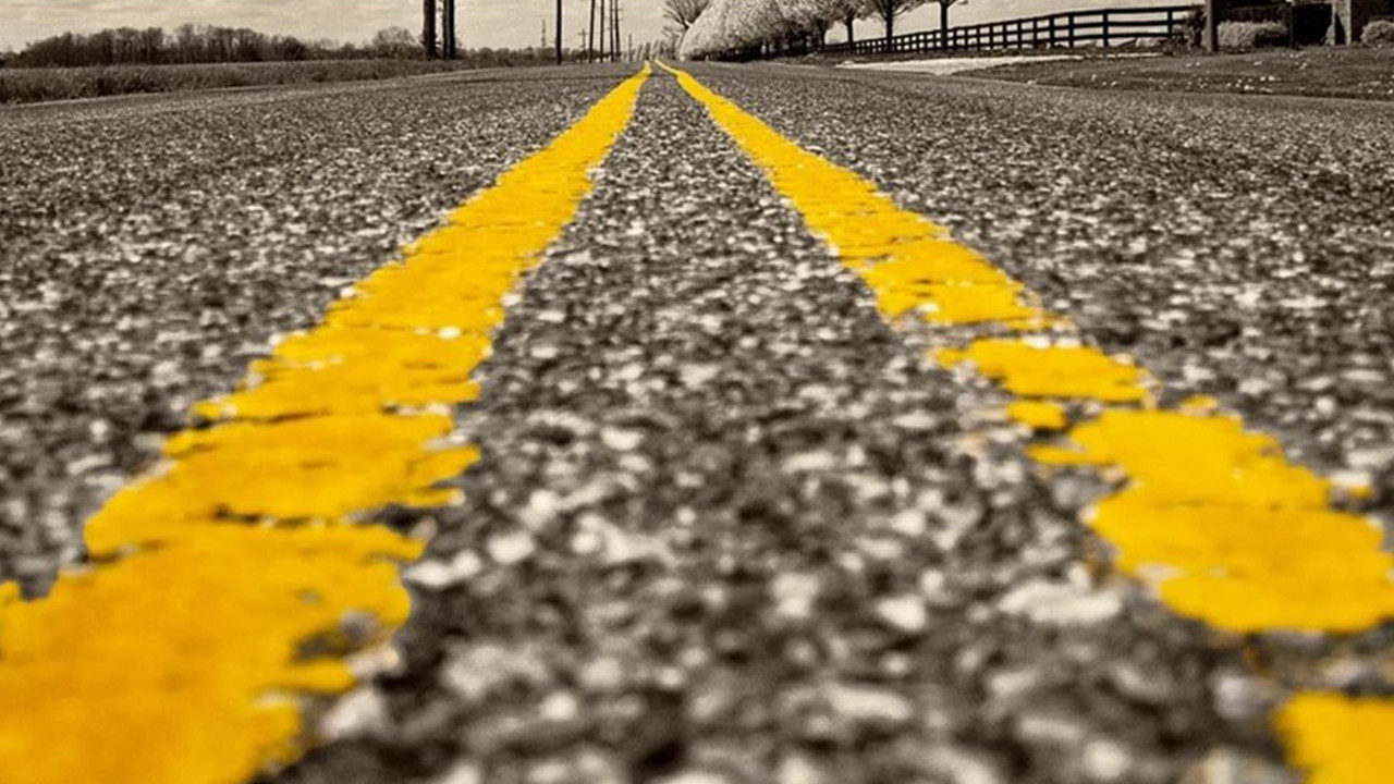 Otoyolda kanlı pusu: Araçların geçişi sırasında bomba patladı; çok sayıda ölü ve yaralı var