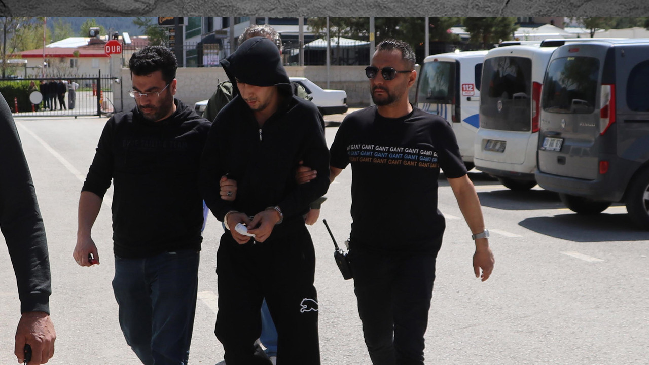 Sokak düğünü kanlı bitti: Eşya toplama kavgasında birbirlerini bıçakladılar