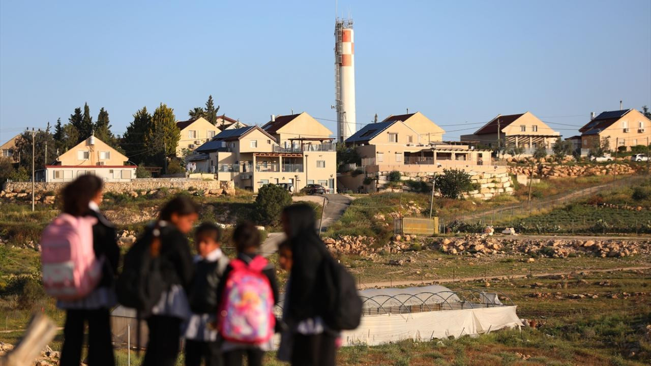 UNRWA’dan kriz kararı: Batı Şeria’da okullarda eğitim haftası 4 güne indirildi