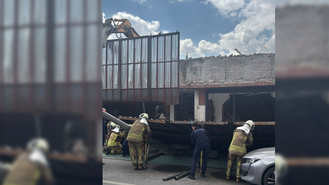 Ankara'da korkutan kaza: Yıkım halindeki binanın platformu çöktü: 3 yaralı