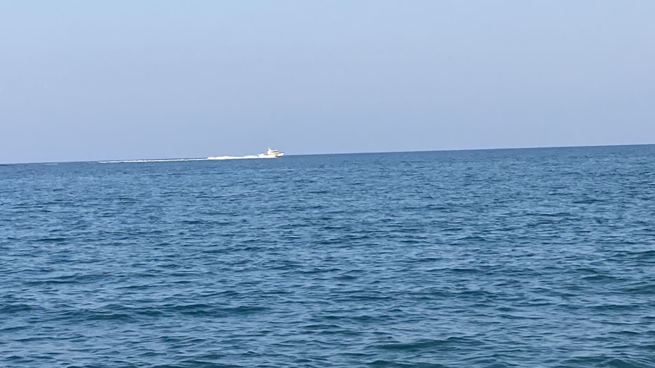 Mersin'de denizde bulunan 2 erkek cesedi kıyıya çıkarıldı