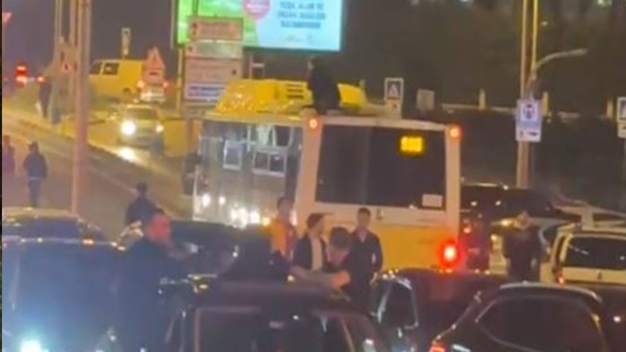 Derbi galibiyetini kutlarken sınırı aştılar