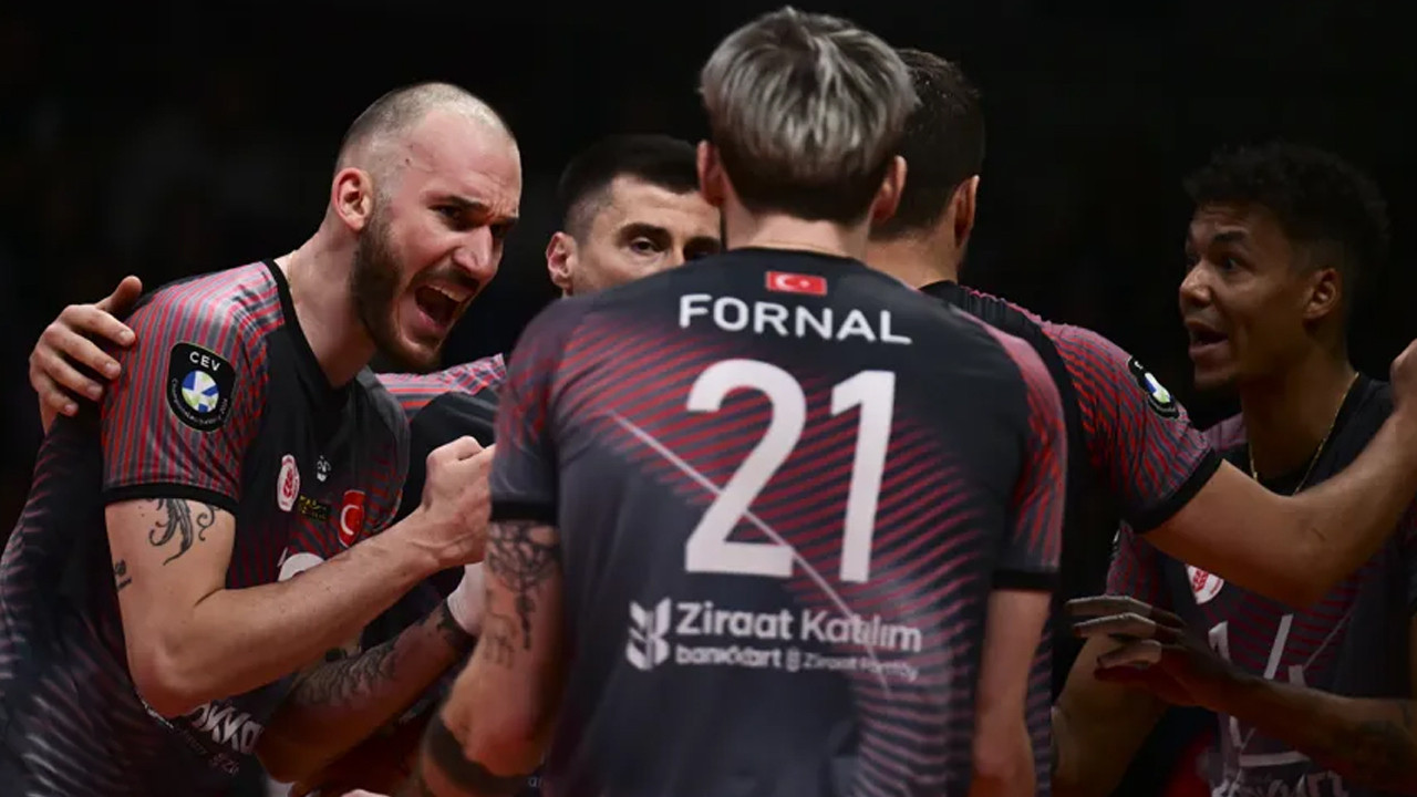 Efeler Ligi'nde şampiyon Ziraat Bankkart oldu