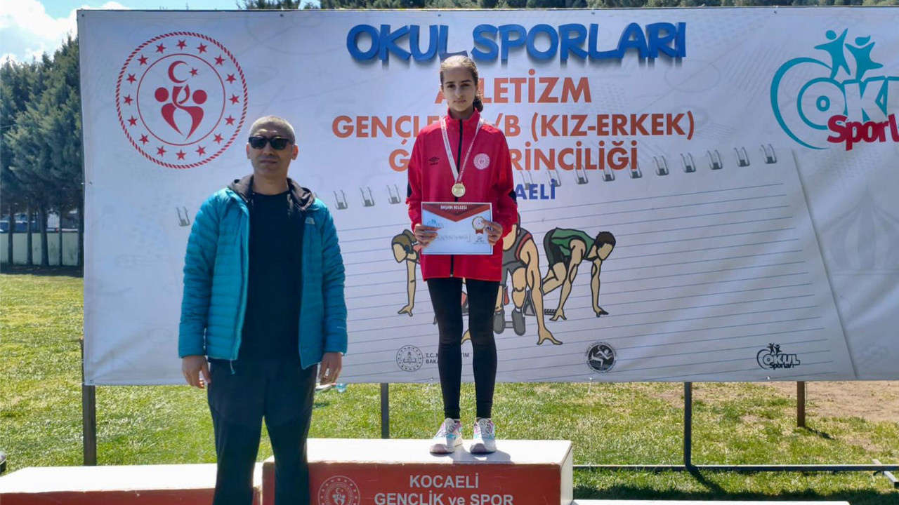 Elif Fener Kocaeli’den altın madalya ile döndü