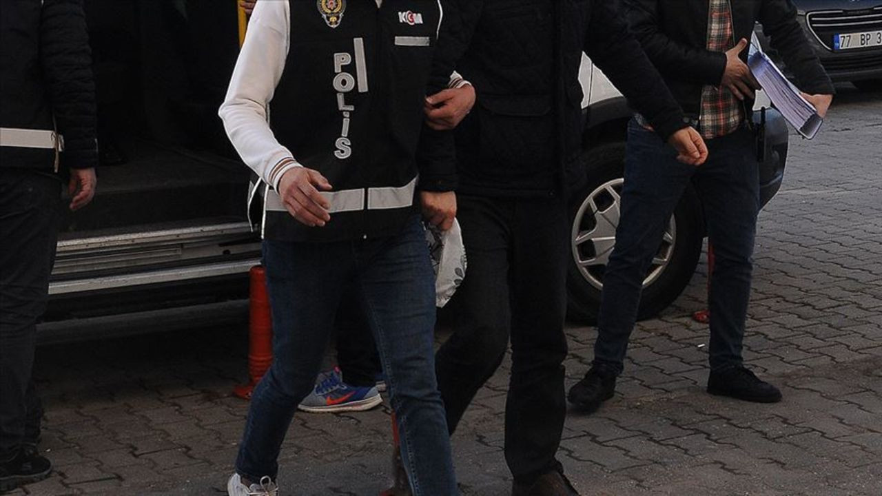 Arkadaşın böylesi... Evine davet edip demir sopayla öldürdü