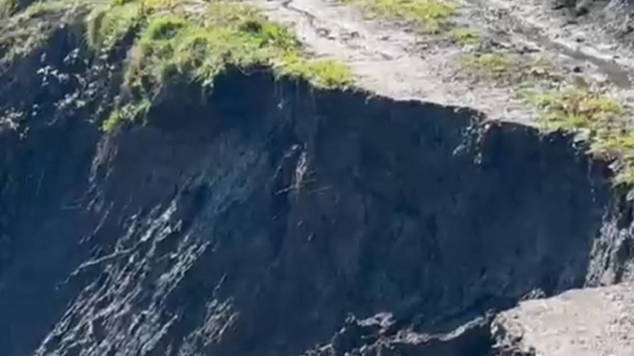 Gölköy Bayıralan da yol kapandı, mahalle mahsur kaldı