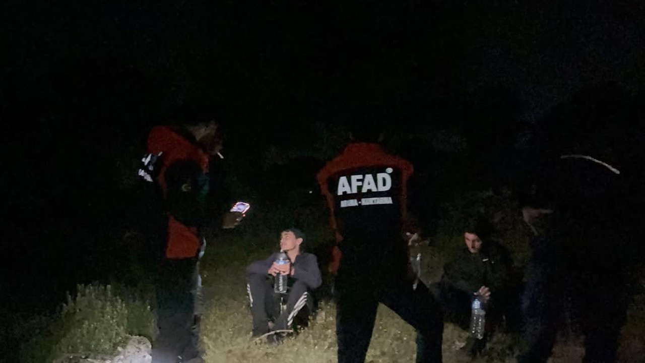 İzmir’de dağlık alanda mahsur kalan çocuklar kurtarıldı