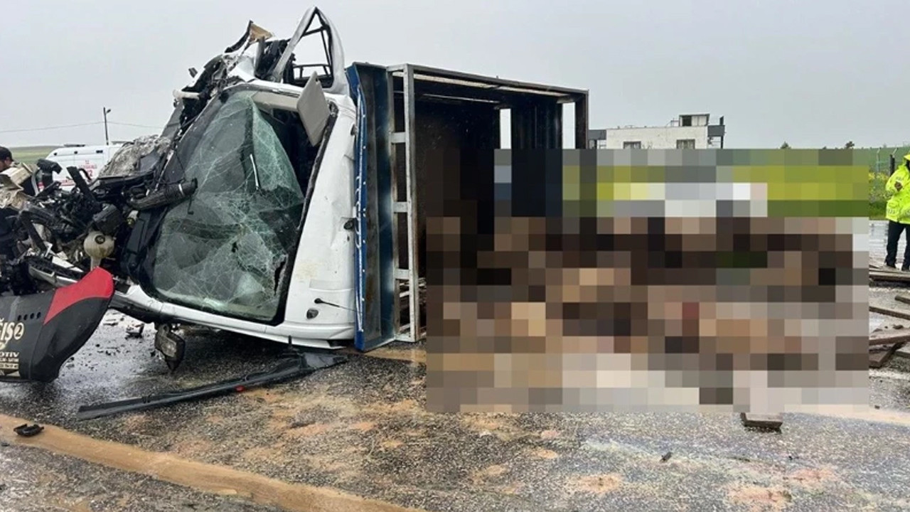 Kurtalan’da feci çarpışma: Ortalık savaş alanına döndü, acı haber geldi