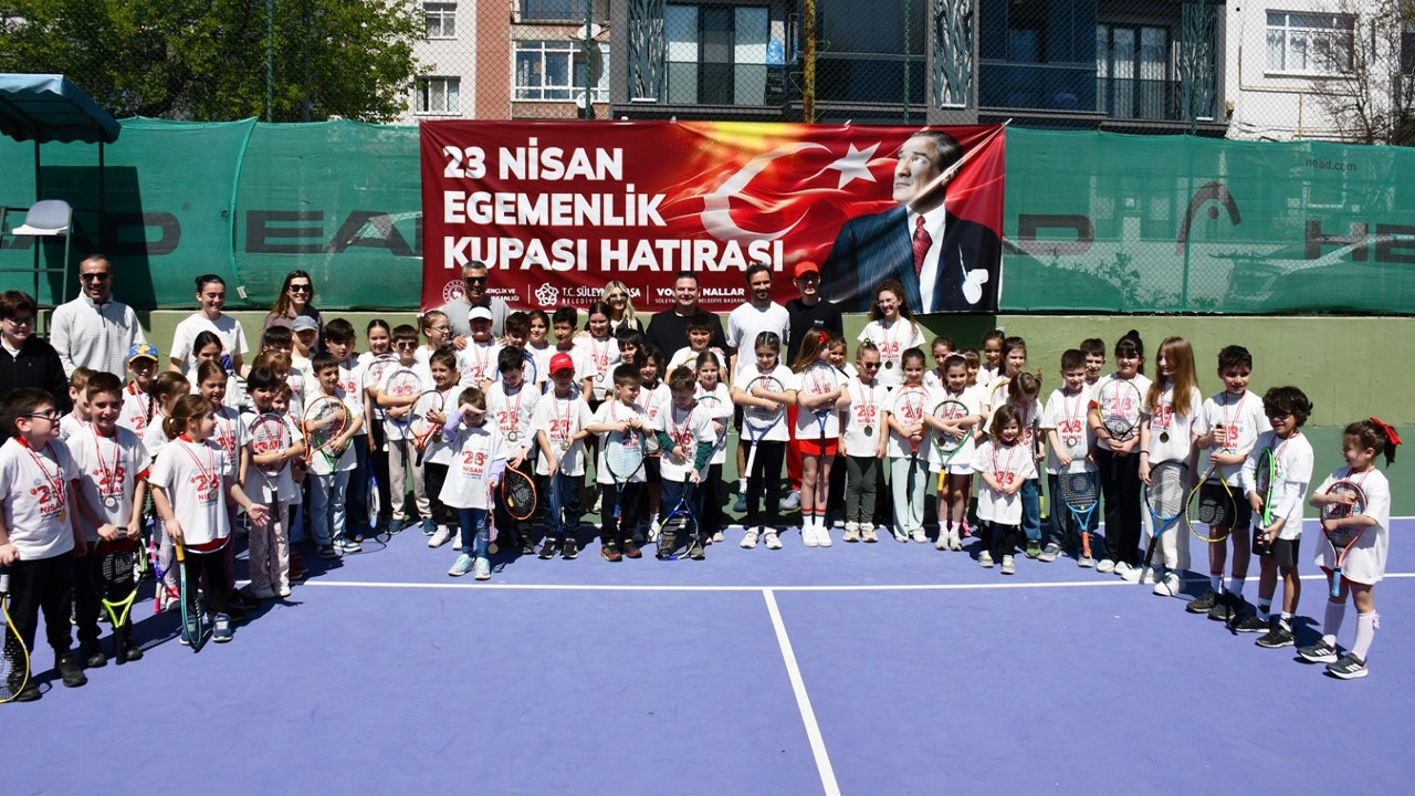 Minik raketler çocuk bayramı için korta çıktı