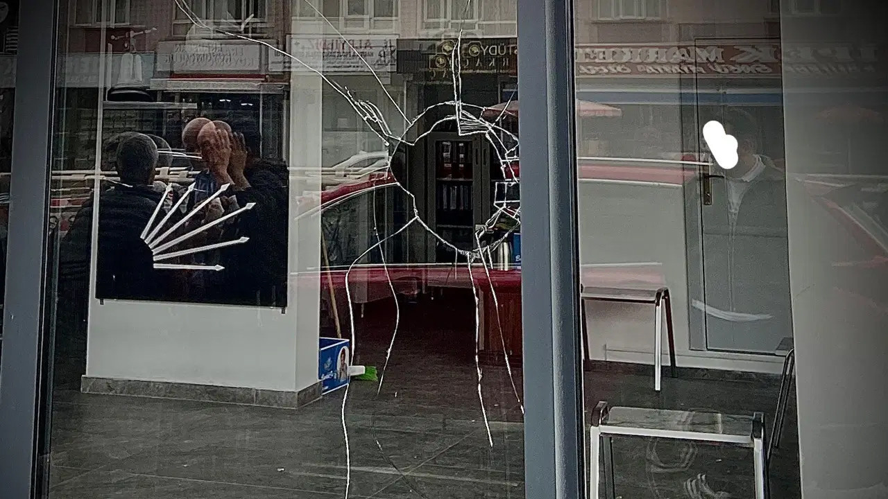 Ankara Keçiören’de CHP ilçe binasına taşlı saldırı: Şüpheli tutuklandı