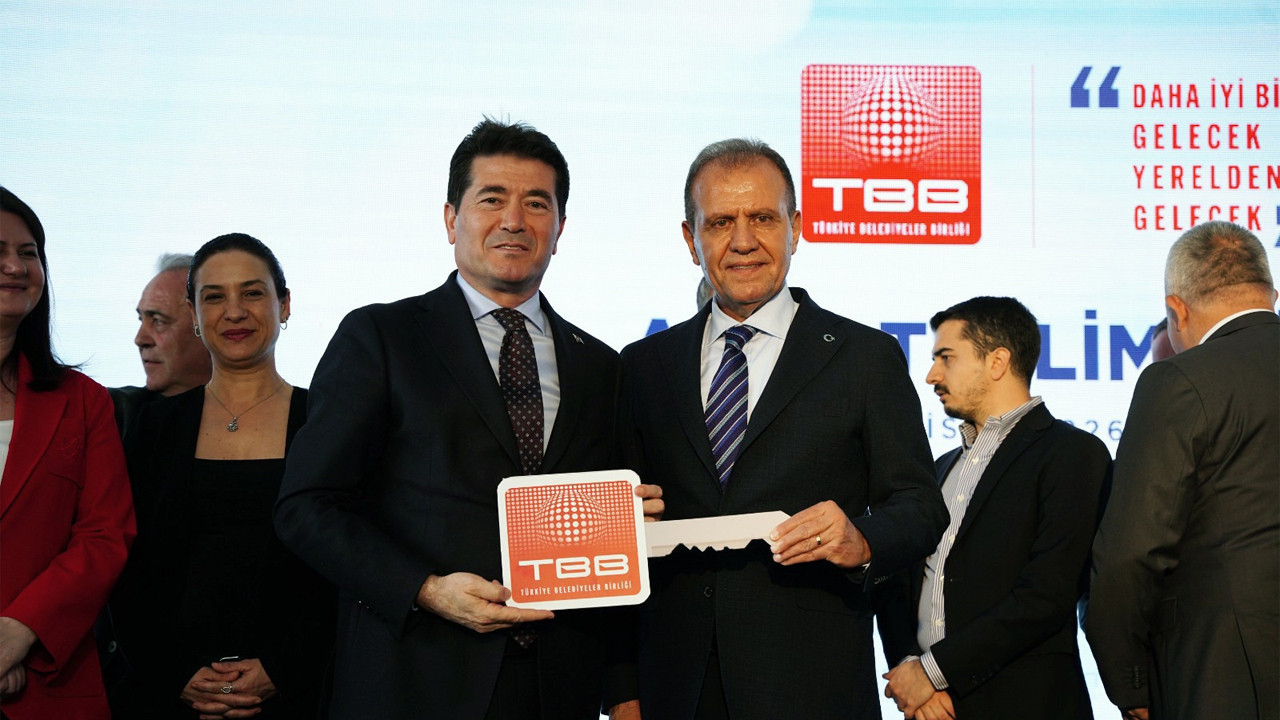 Başkan Kaya, TBB’nin hibe ettiği iş makinesini teslim aldı