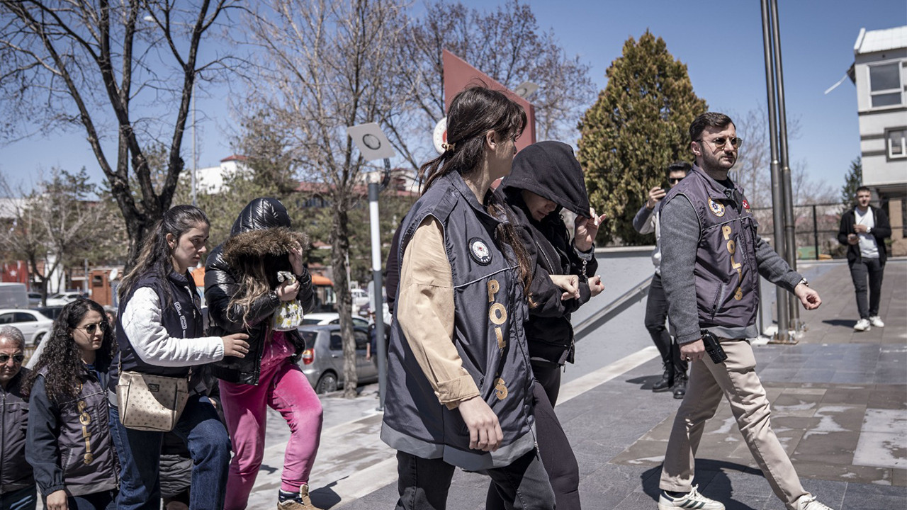 Çeteye operasyon: Fuhuş şebekesine darbe vuruldu