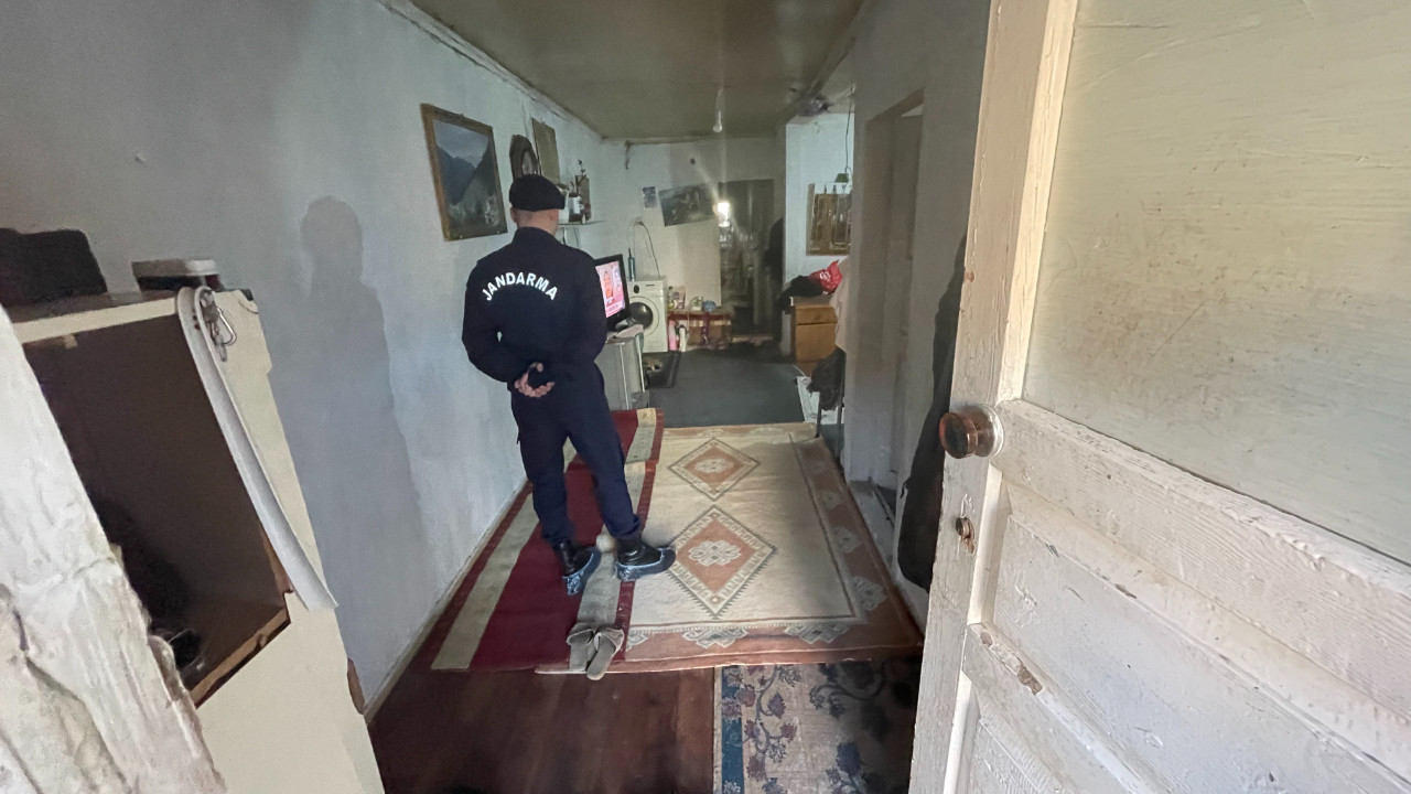 Düzce’de eve uyuşturucu baskını: 1 kilo 50 gram bonzai ele geçirildi