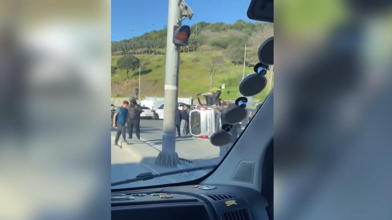 Facia kıl payı atlatıldı: Takla atan aracın içinden sağ çıktı