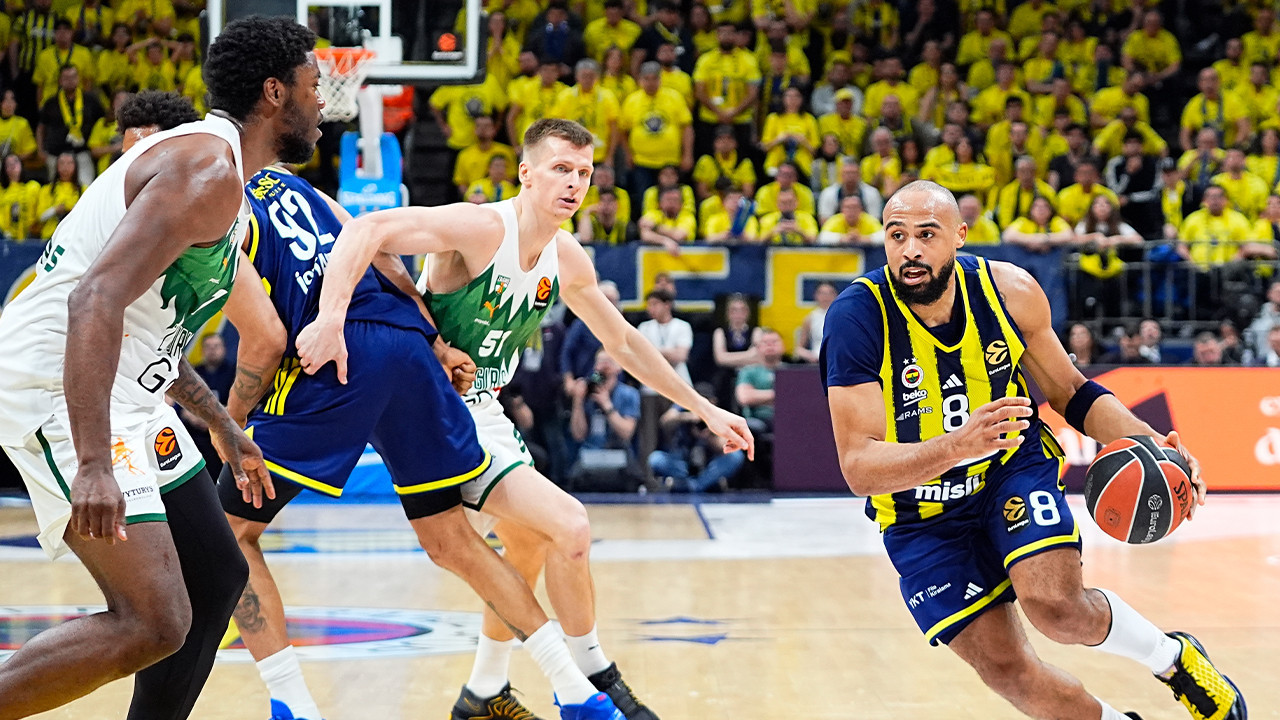 Fenerbahçe Beko Zalgris'e karşı ilk maçı kazanarak seride öne geçti