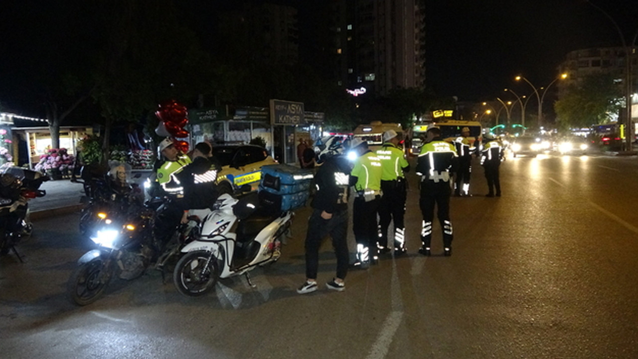 Polis ekipleri 3 noktada kuş uçurtmadı: Adana’da kuralları hiçe sayanlara ceza yağmuru