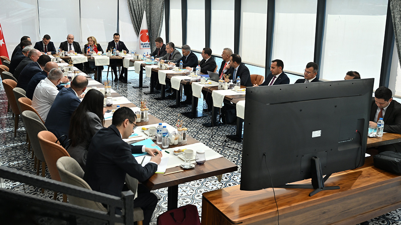 Türkiye-Ermenistan demir yolu için tarihi toplantı