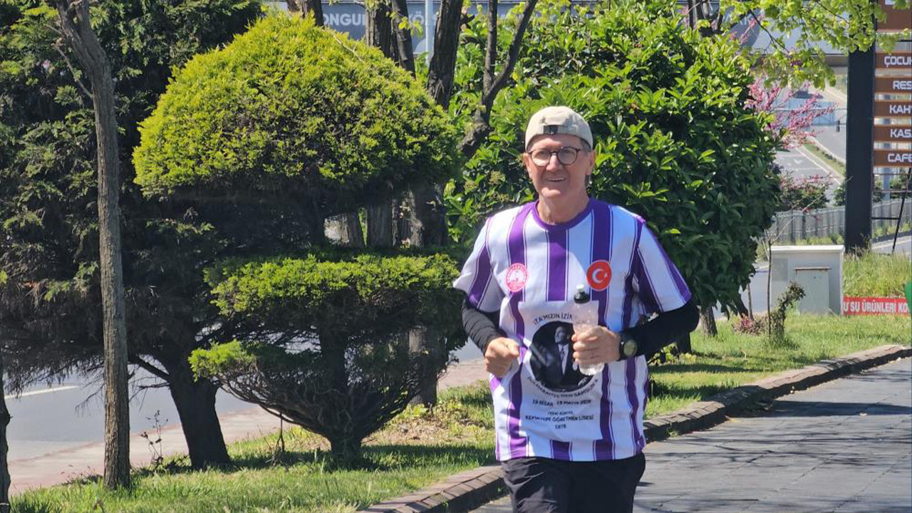 65 yaşındaki Fedai Kürtül, Atatürk’e saygı için Samsun’a koşuyor