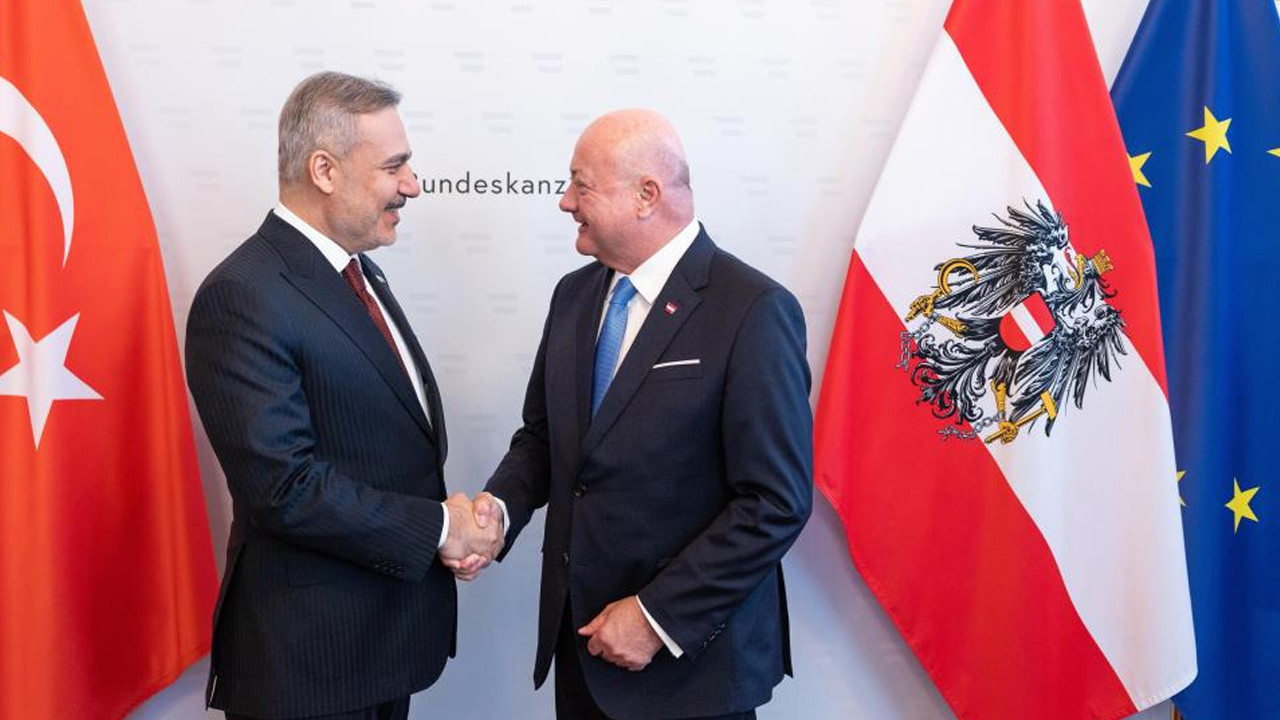 Hakan Fidan Avusturya Başbakanı ile bir araya geldi