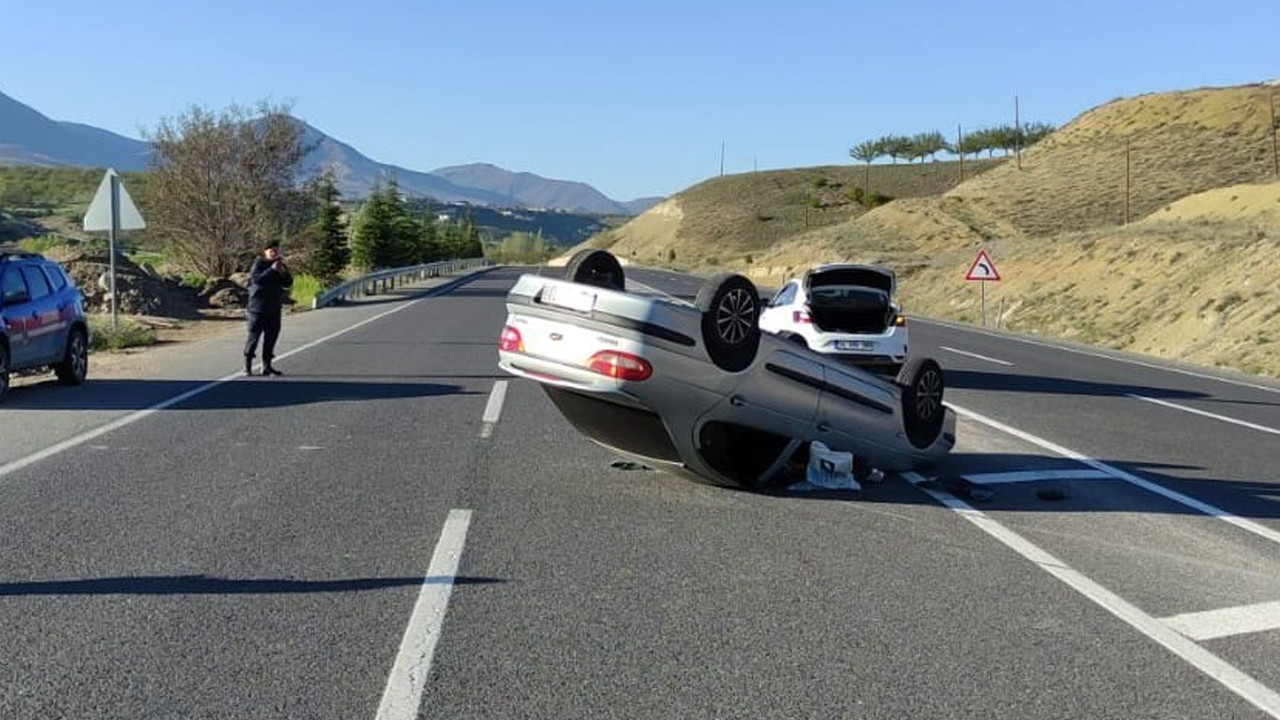 Malatya'da takla atan otomobil can pazarı yaşattı