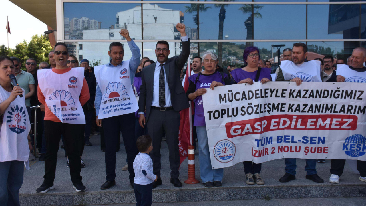 Bayraklı'da memurların eylemi devam ediyor