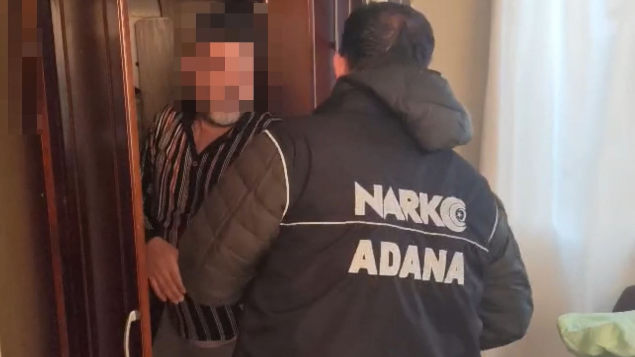 Dolaba girip çarşafa sarıldı: Polisten nefes kesen operasyon